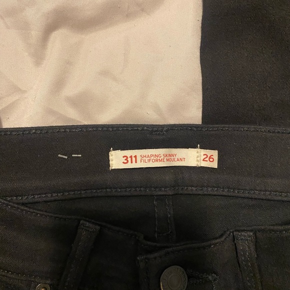Black Levi’s jeans size 26 skinny - Picture 2 of 3